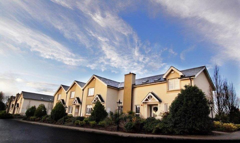 The Avon Hotel Blessington Exterior photo